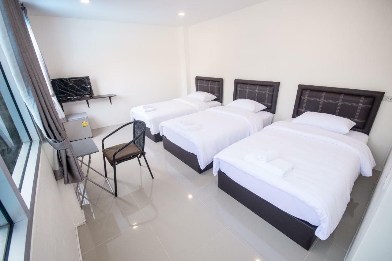 Ninaguesthouse Bangkok Exterior photo